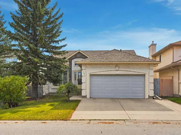 51 N Edgebrook Cir NW, Calgary, AB T3A 5A4