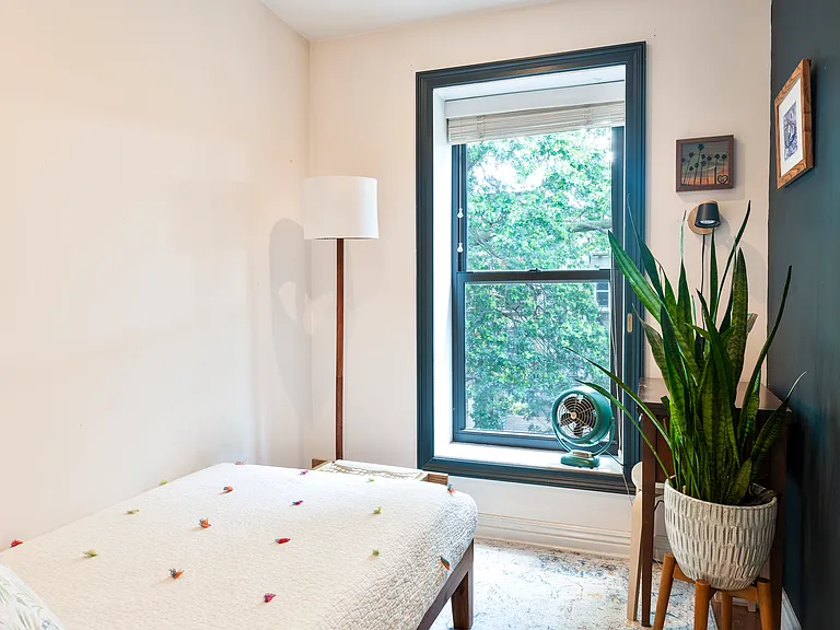 504 Halsey St #2 — Photo 14