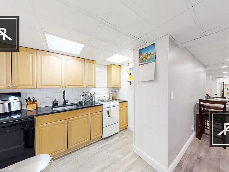 17 Glenville Ave #B5 — Photo 1