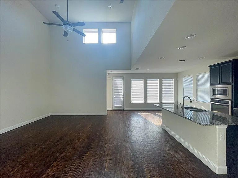 723 Callaway Dr — Photo 11