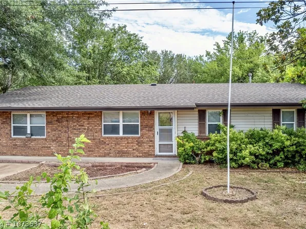 1201 E Creek Ave, Sallisaw, OK 74955