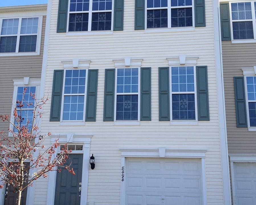 front of house, garage, driveway
