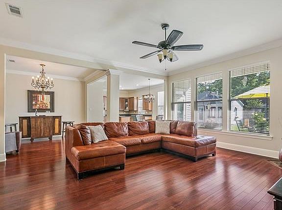 4th image of 220 Leah Dr