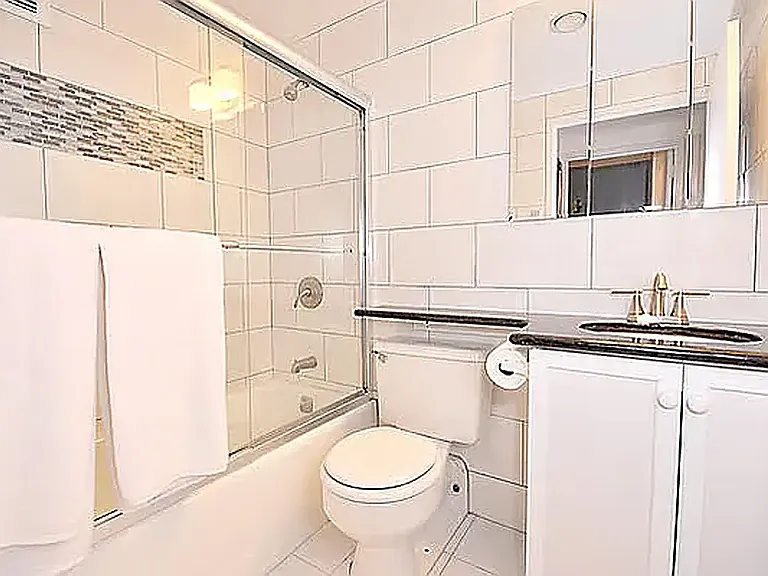 150 W 51st St #1709 — Photo 8