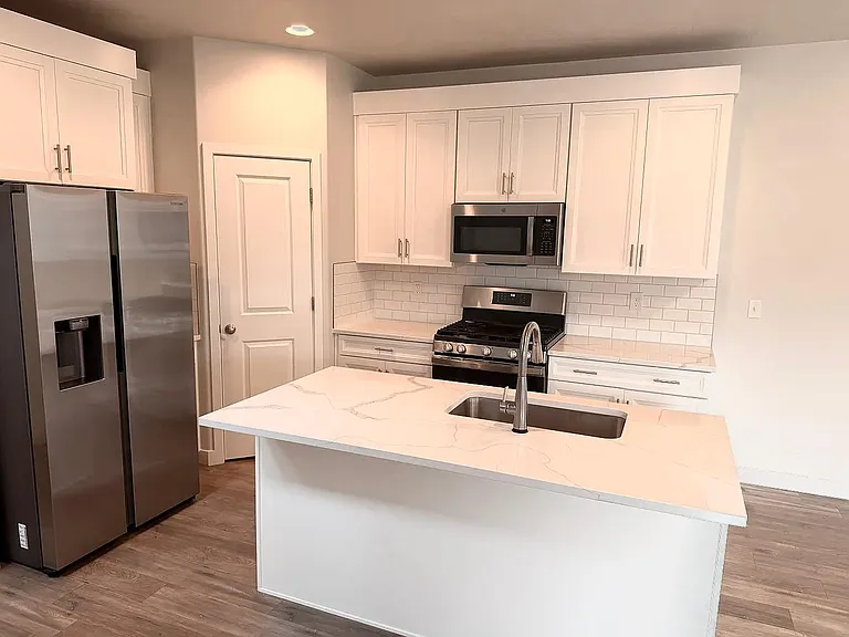 15046 S Wild Horse Way #15046 — Photo 1