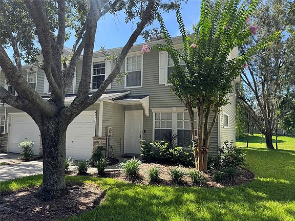 2nd image of 2915 Amber Oak Dr