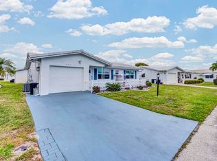 2105 Alfred Dr, Boynton Beach, FL 33426