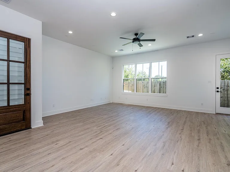 6426 Highland Pine Ln — Photo 9