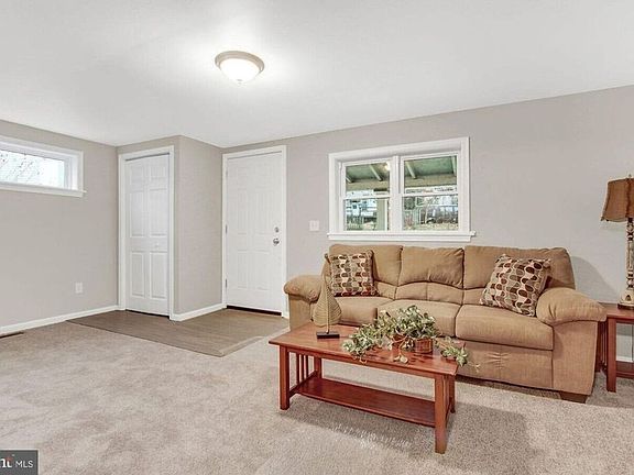 4th image of 3015 Locust St