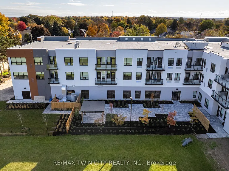 152 N Park St #201 — Photo 19