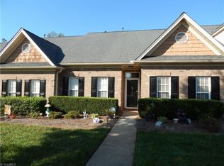1623 Crestlawn Trl, Pfafftown, NC 27040