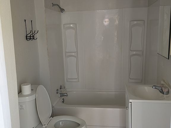 2nd image of 1515 Francis St