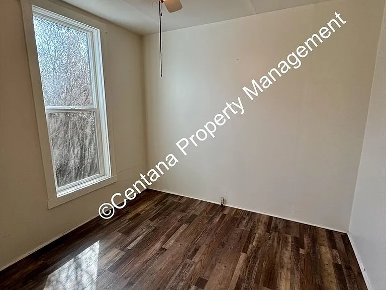 854 Main — Photo 11