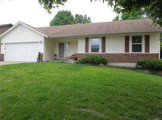 1132 Claycrest Cir, Saint Charles, MO 63304