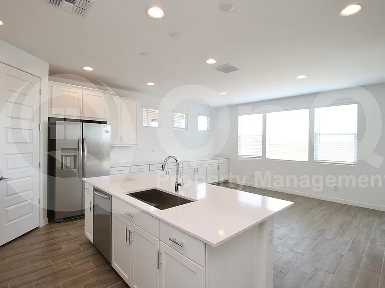 8239 E Petunia Ave — Photo 29