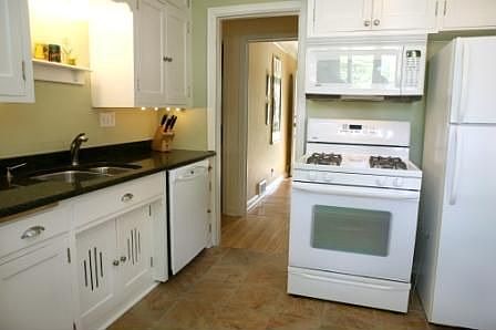 5th image of 4836 Ewing Ave S