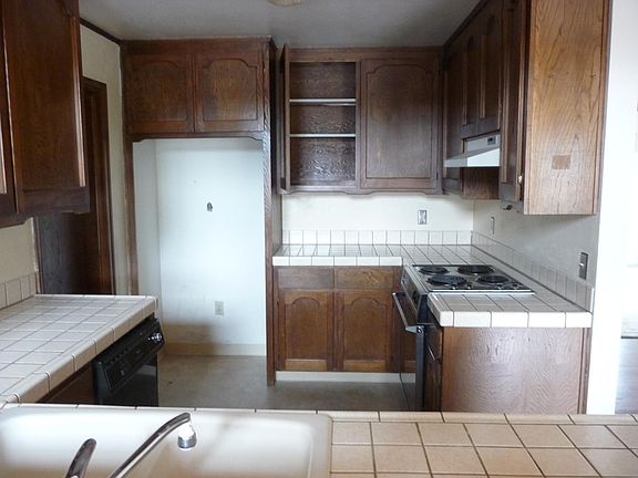 3rd image of 5429 Oxford Dr