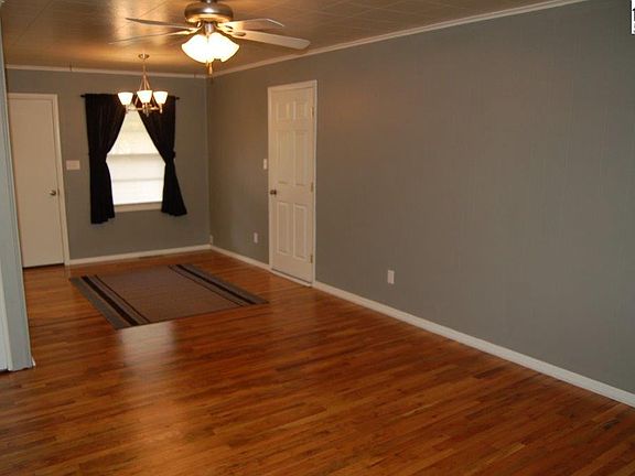 2nd image of 527 N Eby St