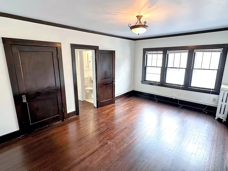 115 Bedford St SE — Photo 2