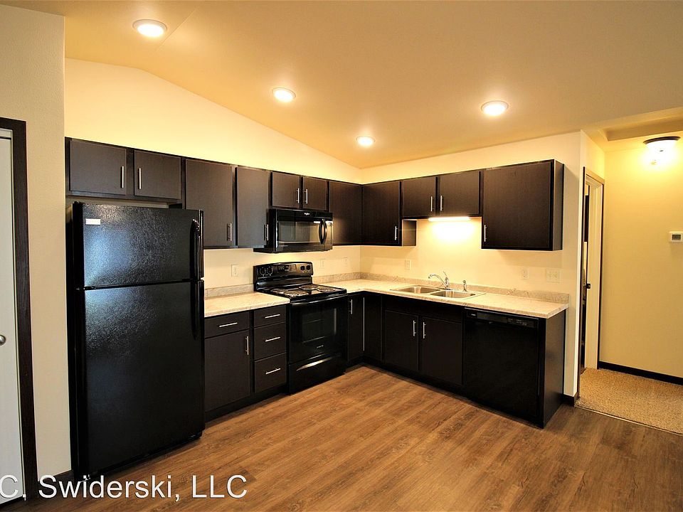 1st image of 1906 N Hume Ave APT 38