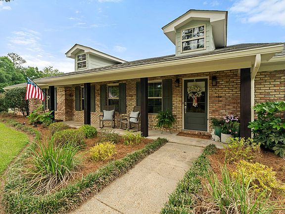 3rd image of 100 Greenwood Pl