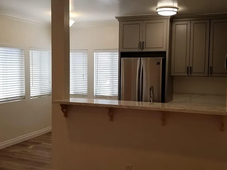 11471 Oxnard St #5 — Photo 6