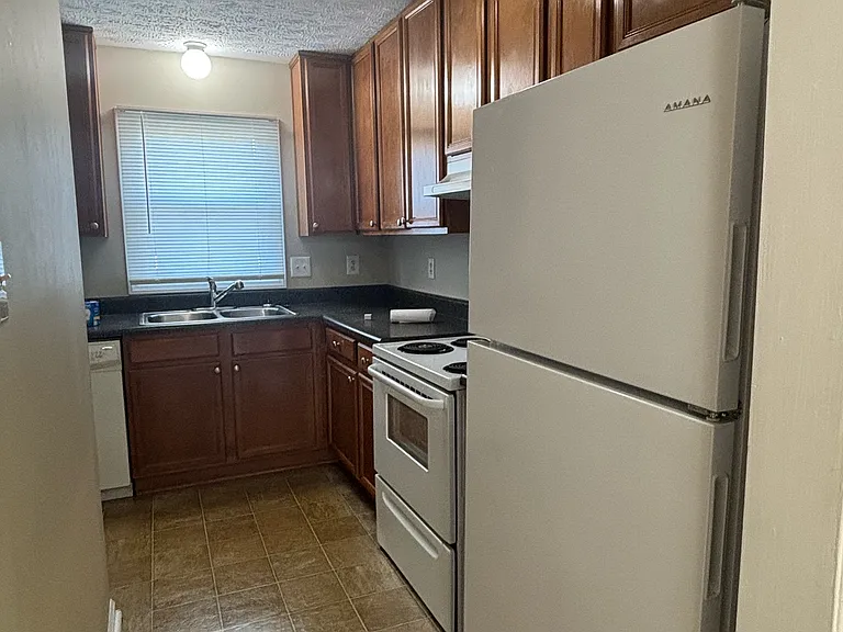 422 Kirkcaldy Ct #1 — Photo 13