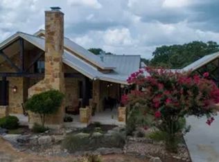 633 Trails End Rd, Johnson City, TX 78636