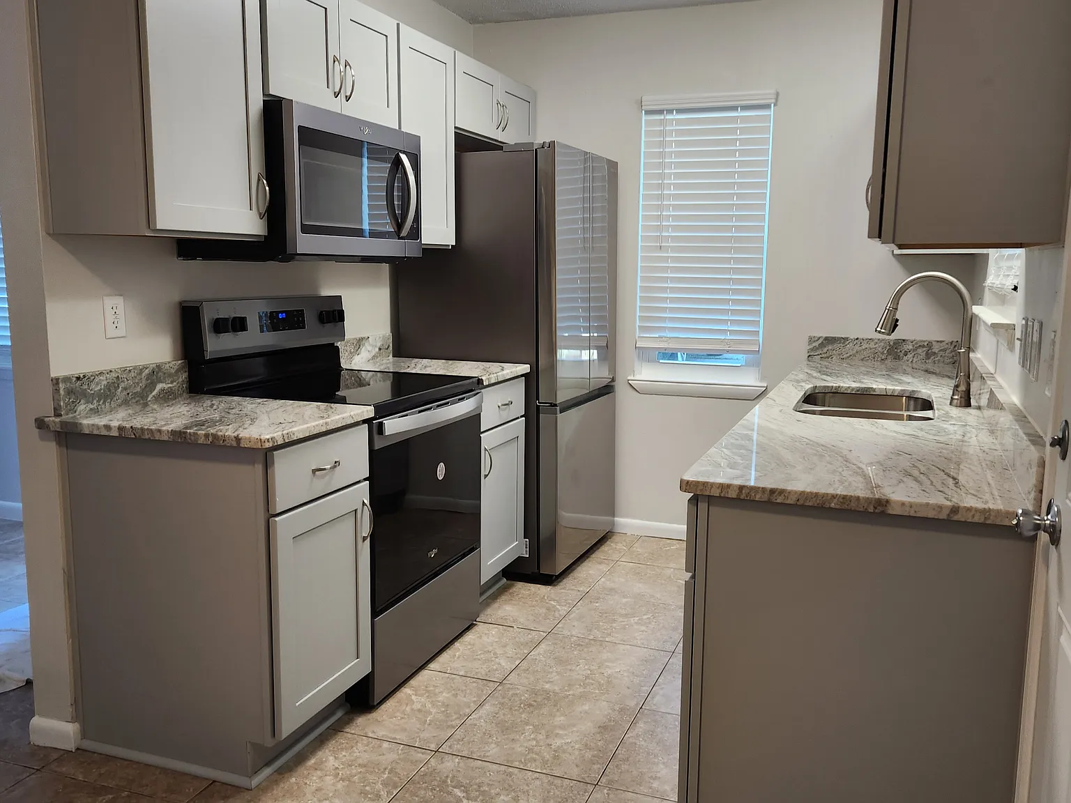 2 bed, 900 sqft, $1,500 — Photo 2