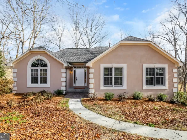 3170 Lakecrest Dr, Dacula, GA 30019