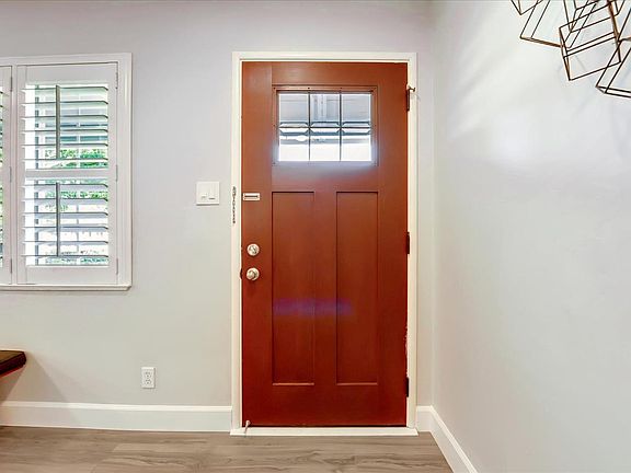 5th image of 2783 Custer Dr