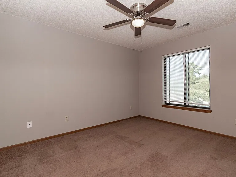 213 W Main St — Photo 23
