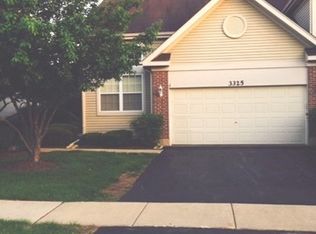 3325 Renard Ln, Saint Charles, IL 60175
