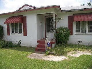 2nd image of 1216 E Robert St