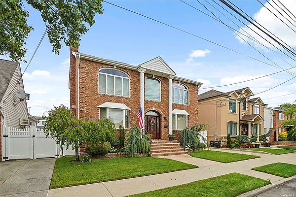 Sold by Century 21 Amiable Realty Group II Inc | media 43