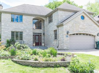 240 Westmoreland Dr, Wilmette, IL