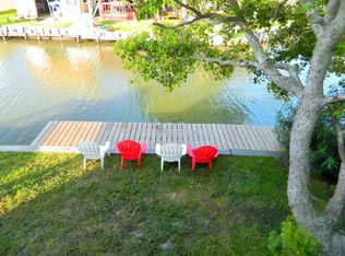 2 Clam Dr, Rockport, TX 78382