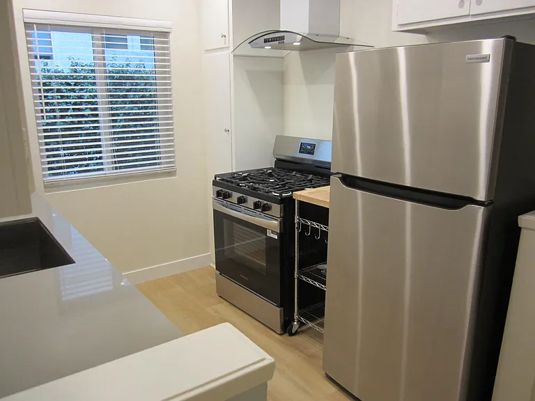 11816 Goshen Ave #2 — Photo 7
