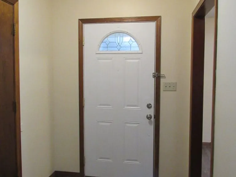 2025 Cambridge Cir — Photo 2