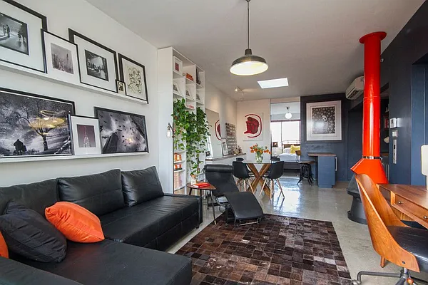 Sold by Rahme Real Estate, LLC | media 28