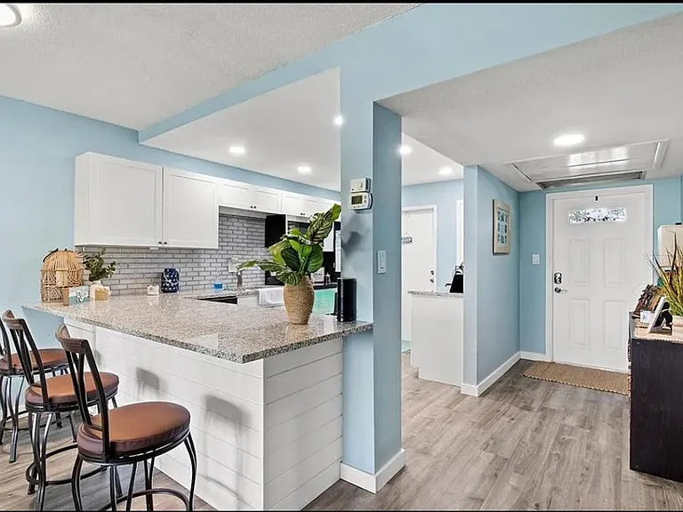 7461 W Country Club Dr N #108 — Photo 3