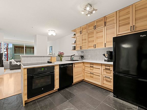 3rd image of 1177 Hornby St #808
