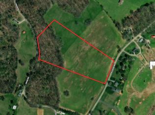8 N Lucas Rd, Glasgow, KY 42141