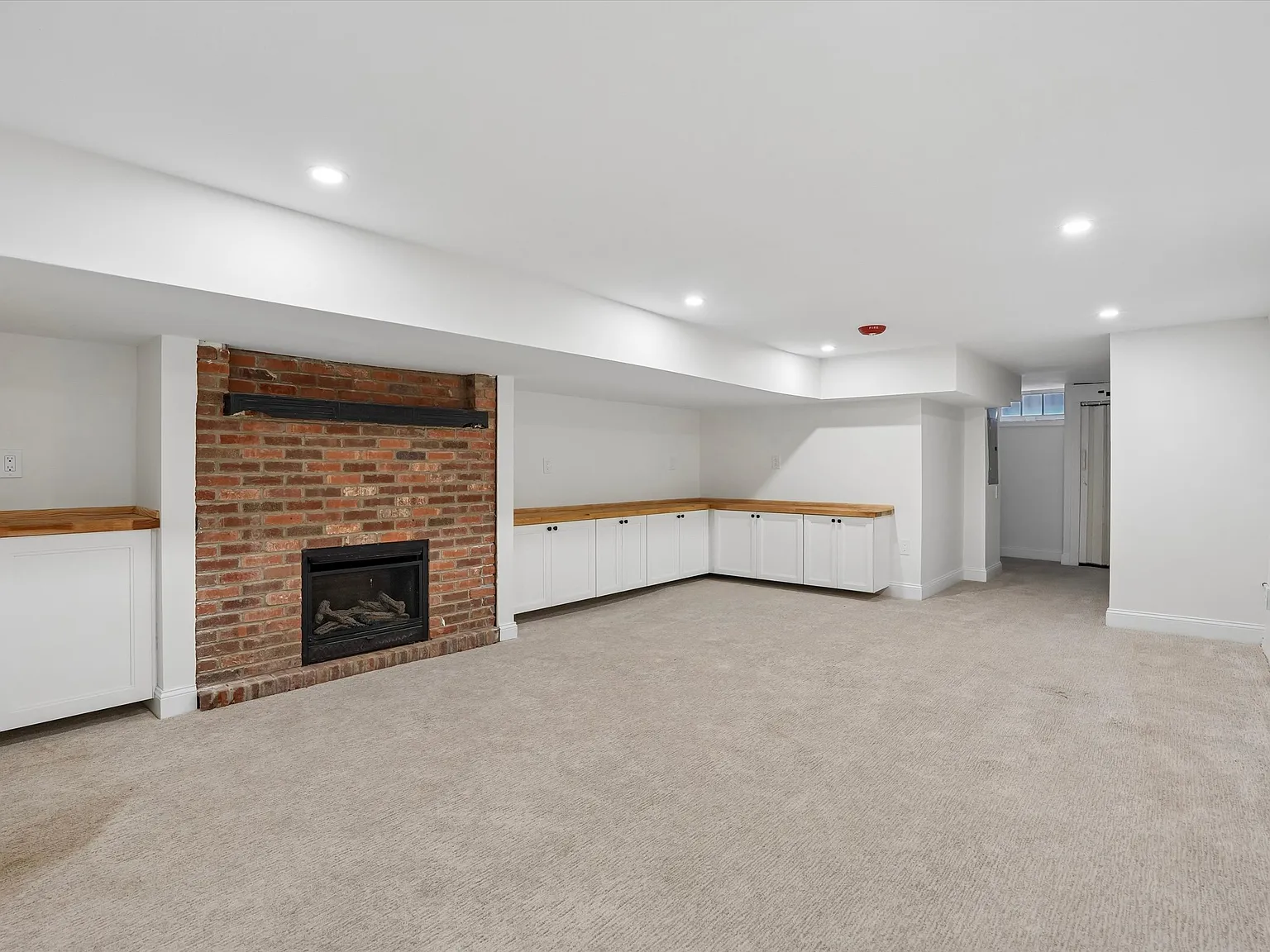 1 bed, 1246 sqft, $2,350 — Photo 3