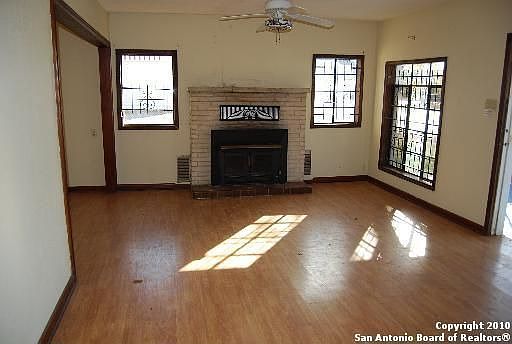 5th image of 1706 Pecan Valley Dr