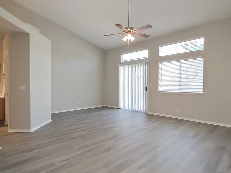 698 Senator Ct — Photo 9