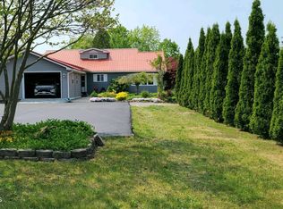 33 Clinton Ct APT A, Stillwater, NY 12170