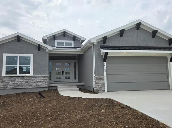 16980 S Bradley Dr, Olathe, KS 66062