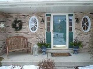 310 Millington Ln, Aurora, IL