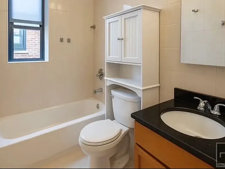 35-25 Crescent St #3R — Photo 5